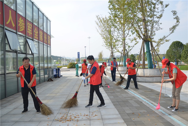 城投集團(tuán)開展“創(chuàng)衛(wèi)迎暗訪、全城大掃除”主題志愿活動(dòng)
