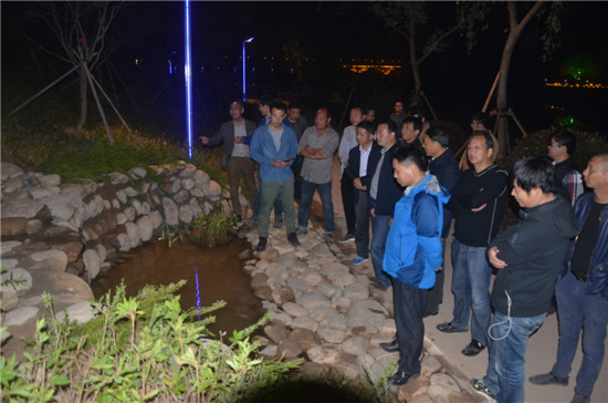 搶抓晴好天氣，24小時不間斷作業(yè)