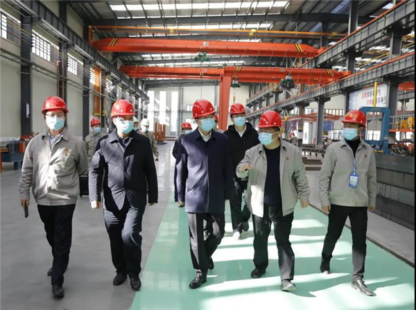 市委常委、常務(wù)副市長(zhǎng)鄧永翔現(xiàn)場(chǎng)調(diào)研城投集團(tuán)產(chǎn)業(yè)項(xiàng)目