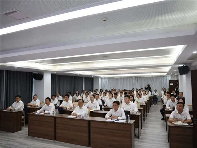 【喜迎黨的二十大】景德鎮(zhèn)市城投集團組織集中收聽收看中國共產黨第二十次全國代表大會開幕會盛況